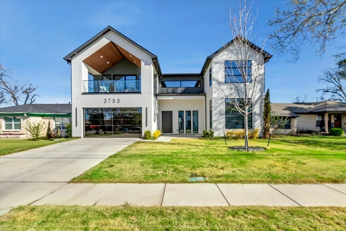 3753 Bolivar Dr